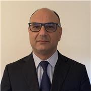 Laureato in Economia e Commercio con esperienza